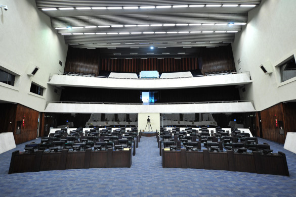 Galerias da Assembleia receberão os nomes dos ex-deputados Duílio Genari e Gilberto Carvalho