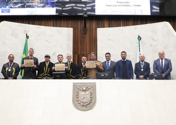 Assembleia Legislativa homenageia os 5 anos de fundação da Academia de Letras dos Militares Estaduais do Paraná
