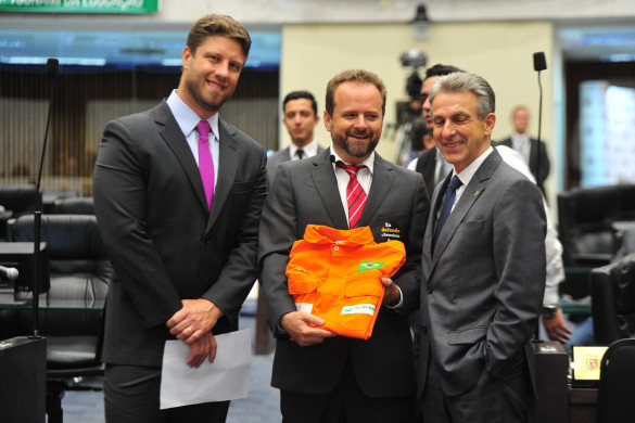 Presidente do Sindipetro explica prejuízos ao Paraná caso a Repar seja privatizada. Ouça.