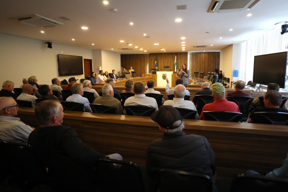 Assembleia Legislativa recebe cooperativistas em ação de educação  política do Sistema Ocepar