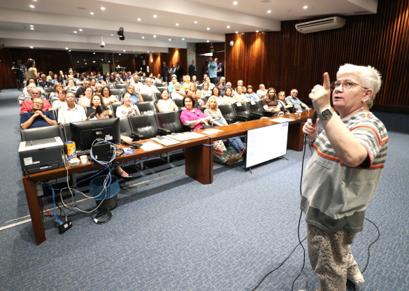 Palestra de Claudia Silvano contra golpes abre Semana da Pessoa Idosa na Assembleia