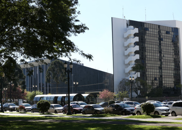 Projeto que prevê aumento real no Salário Mínimo Regional volta a ser debatido na Assembleia