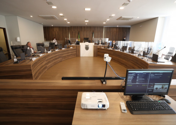 CCJ aprova parecer que rejeita emendas e projeto de delegação de rodovias volta à ordem do dia