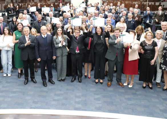 Empresas e profissionais do mercado imobiliário são homenageados em Sessão Solene na Assembleia Legislativa