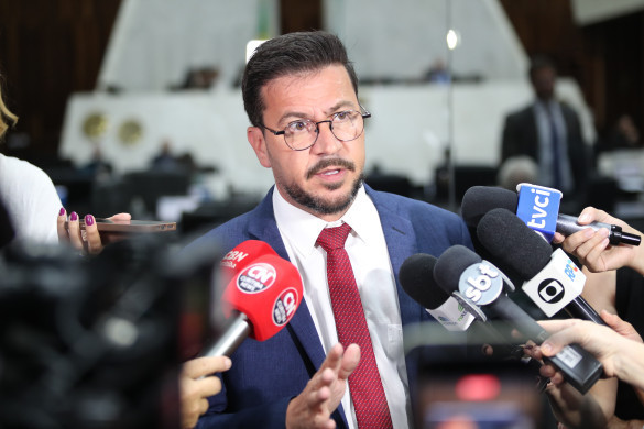 Líder da Oposição critica proposta de venda da Celepar e aponta preocupação com a proteção de dados públicos