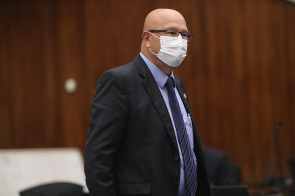 Assembleia Legislativa aprova menção honrosa ao ex-prefeito de Sertaneja, Roque Pimenta