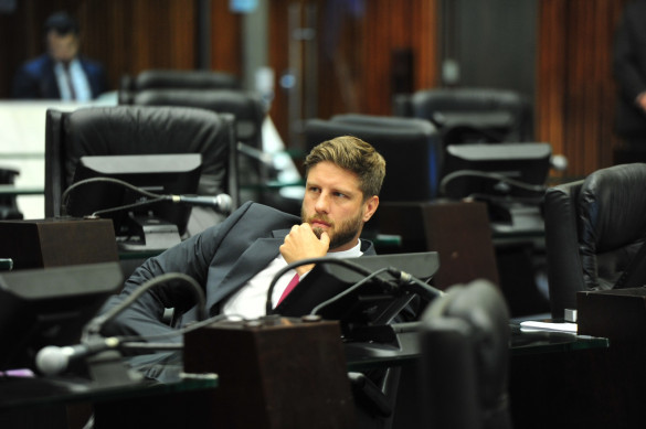 Deputados vão continuar na luta por pedágio mais barato no Paraná, garante Requião Filho