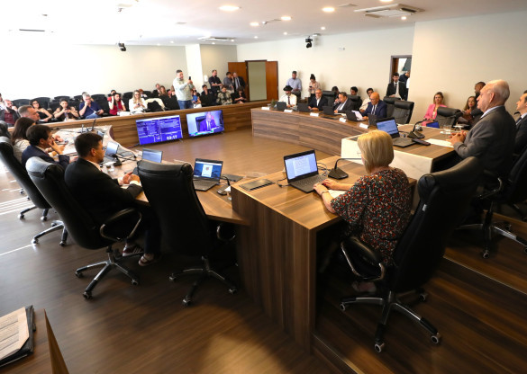 Em reunião extraordinária, CCJ aprova proposta que reestrutura carreiras do Detran/Paraná