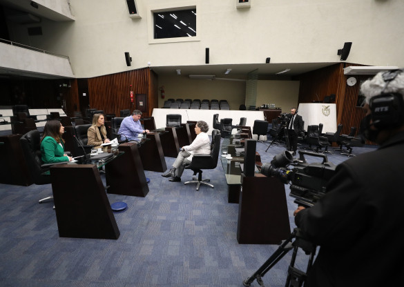 Especialista reforça a importância de completar o ciclo vacinal contra a Covid-19