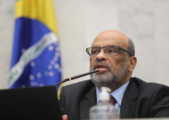 Estado mantém contas equilibradas, diz secretário da Fazenda