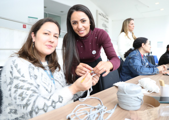 Oficina de crochê realizada na Assembleia Legislativa do Paraná promove recomeços e novas oportunidades