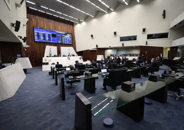 Reajuste de 3% para os servidores estaduais em 2022 avança na Assembleia