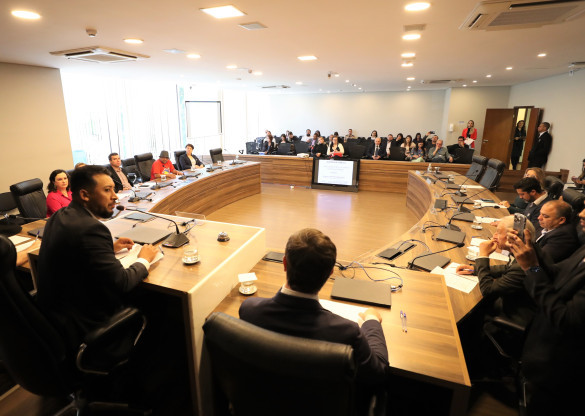 Entidades e poder público defendem atendimento multissetorial à população em situação de rua