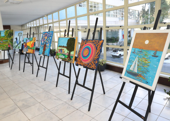 Assembleia Legislativa abre exposição que reúne produção artística das APAEs do Paraná