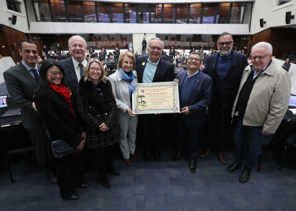 Assembleia Legislativa do Paraná homenageia os 125 anos da Fiocruz em prol da saúde pública no Brasil