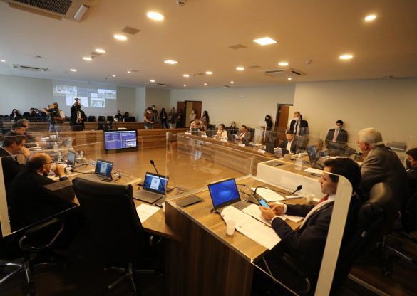 Proposta que vai flexibilizar do uso de máscaras é aprovada na CCJ e já segue para votação em plenário nesta terça-feira