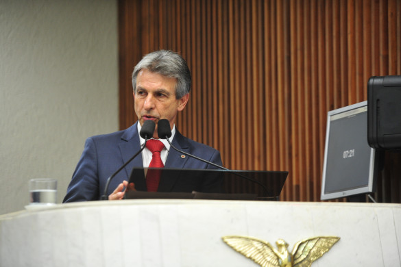 Deputados analisam mais de 40 projetos e fazem avaliação de votações em 2019