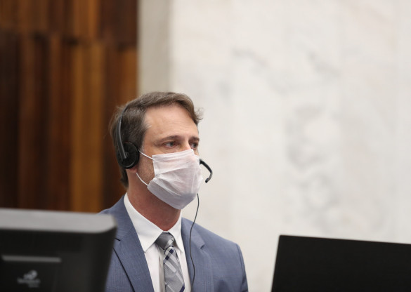 Presidente da Sanepar pede aos paranaenses, na Assembleia, uso racional da água