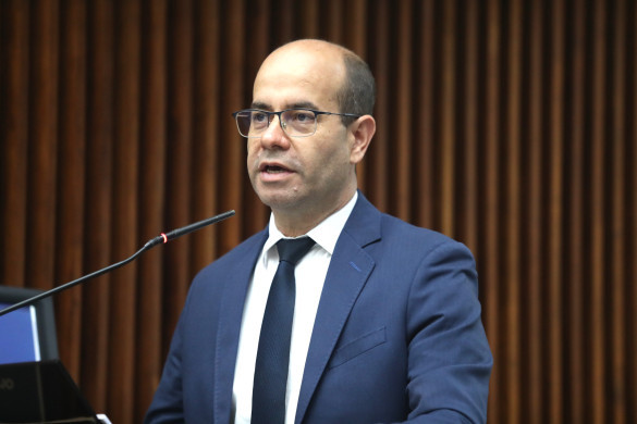 Deputado Evandro Araújo (PSD) alerta sobre o não cumprimento de cláusula que poderia reduzir tarifa de pedágio no Paraná