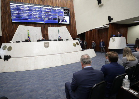 Senador eleito Sergio Moro fala aos deputados na Assembleia Legislativa