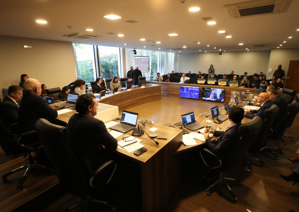 CCJ extraordinária aprova projetos que tratam da estruturação das carreiras das Polícias Civil e Penal do Paraná