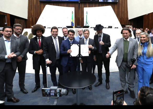 Assembleia instala Frente Parlamentar em Defesa da Advocacia e firma parcerias com OAB e TRE-PR