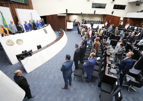 Sessão solene na Assembleia Legislativa celebrou o trabalho dos Lions Clubes do Paraná