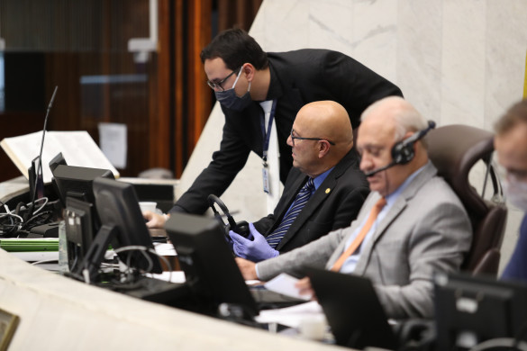 Projeto que proíbe corte de luz e de água durante a pandemia segue para sanção