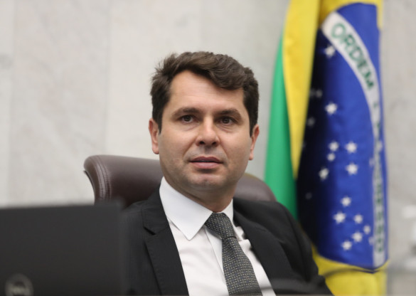Parlamentares mais bem votados atribuem resultado histórico a trabalho em defesa dos municípios