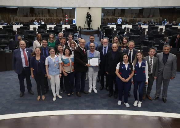 Hospital da Cruz vermelha recebe homenagem por seus 75 anos de existência