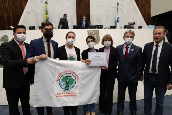 Cartilha trazendo direitos de pessoas atingidas por barragens é lançada na Assembleia