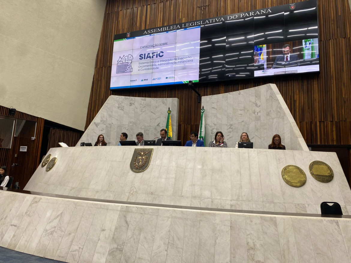 Capacitação começou hoje (13/10) no Plenário da Casa