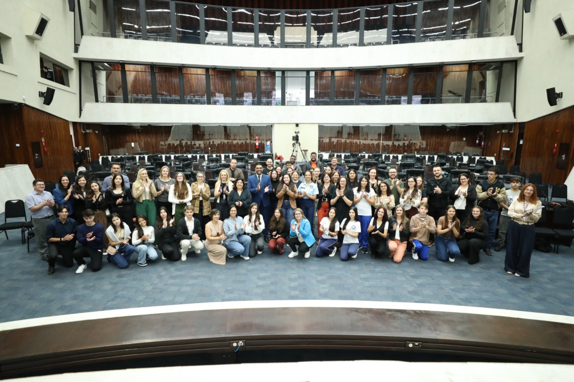 Assembleia Legislativa recebeu caravana de estudantes do Geração Atitude 2025