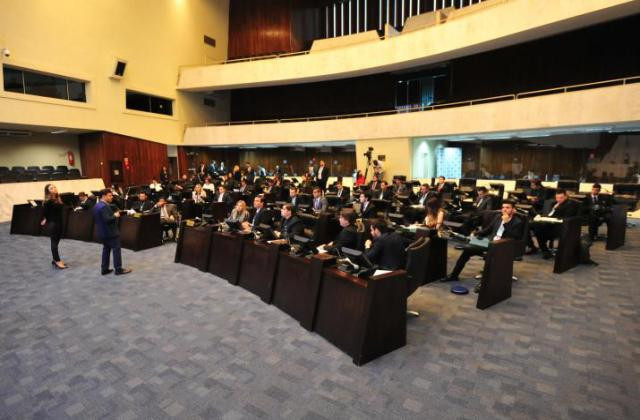 Primeira Sessão Plenária do Parlamento Universitário. / Foto: Sandro Nascimento/ALEP
